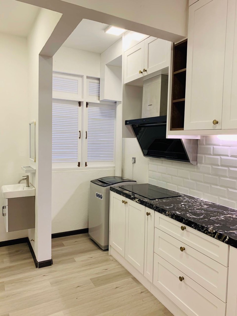Acrylic vs Melamine Kitchen Cabinets: Which Should You Choose?